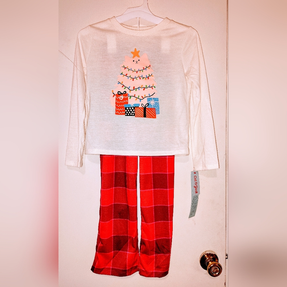 Cat & Jack 2 Piece size 6/7 Holiday Sleep Wear w Plaid Bottoms Tree & Gift Top